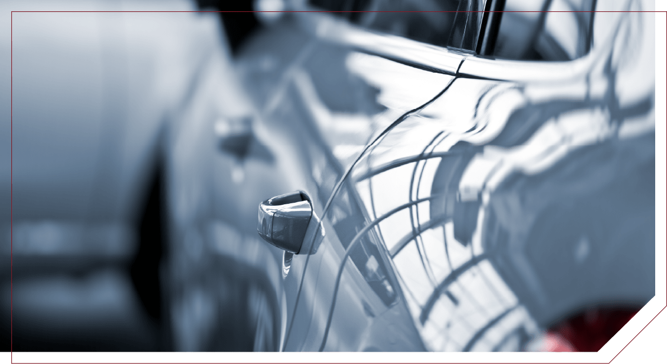 自動車ボディ側面のクローズアップイメージ